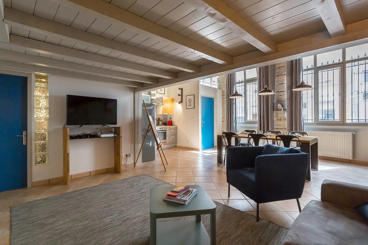 Apartamento Guestready- Typical Croix-Roussien Flat Lyon