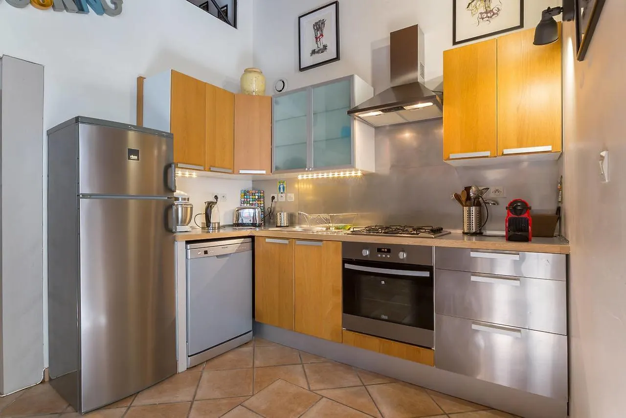 Apartamento Guestready- Typical Croix-Roussien Flat Lyon