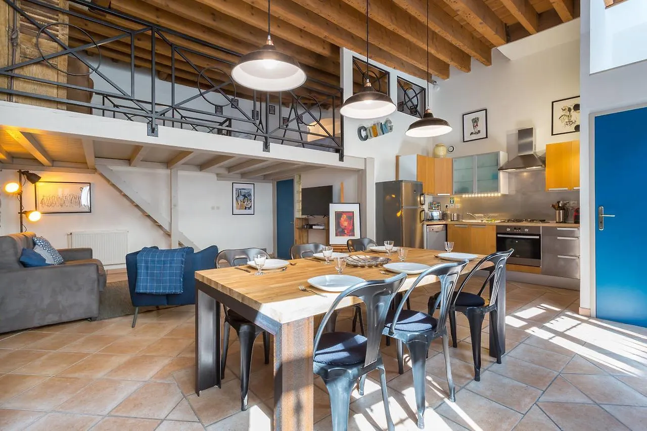 Apartamento Guestready- Typical Croix-Roussien Flat Lyon